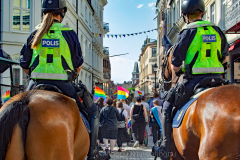 pride25-010